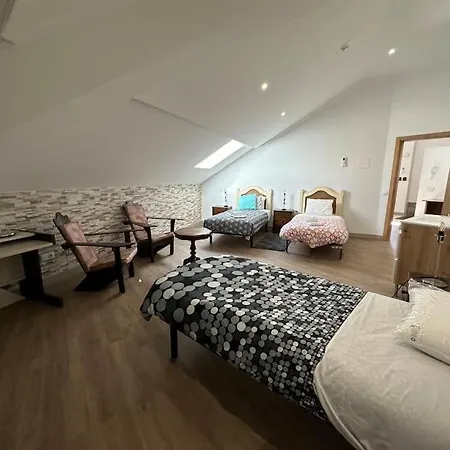 Castle House Center 롤레