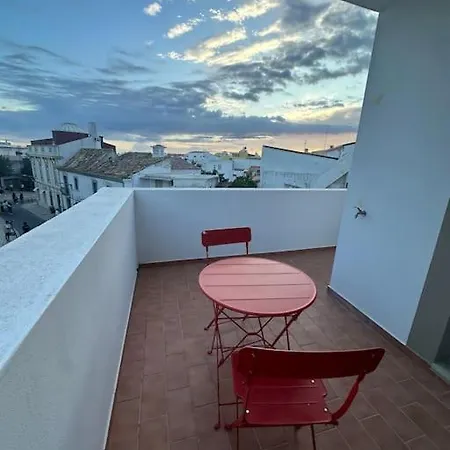 בית נופש Castle House Center *