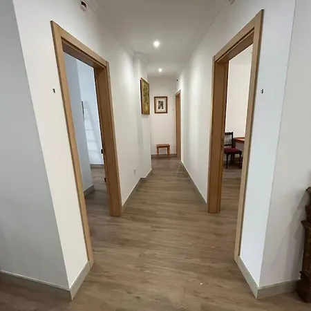 Castle House Center לואה